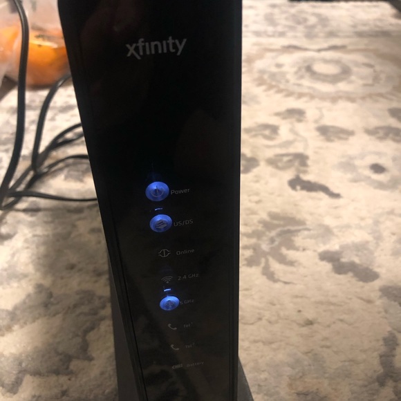 Xfinity Arris TG1682G Dual Band Wireless 802.11ac Cable Modem Router w/ Cord - Picture 3 of 16